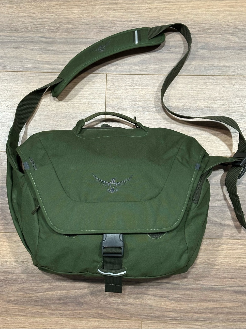 Osprey Flapjack Courier in Green